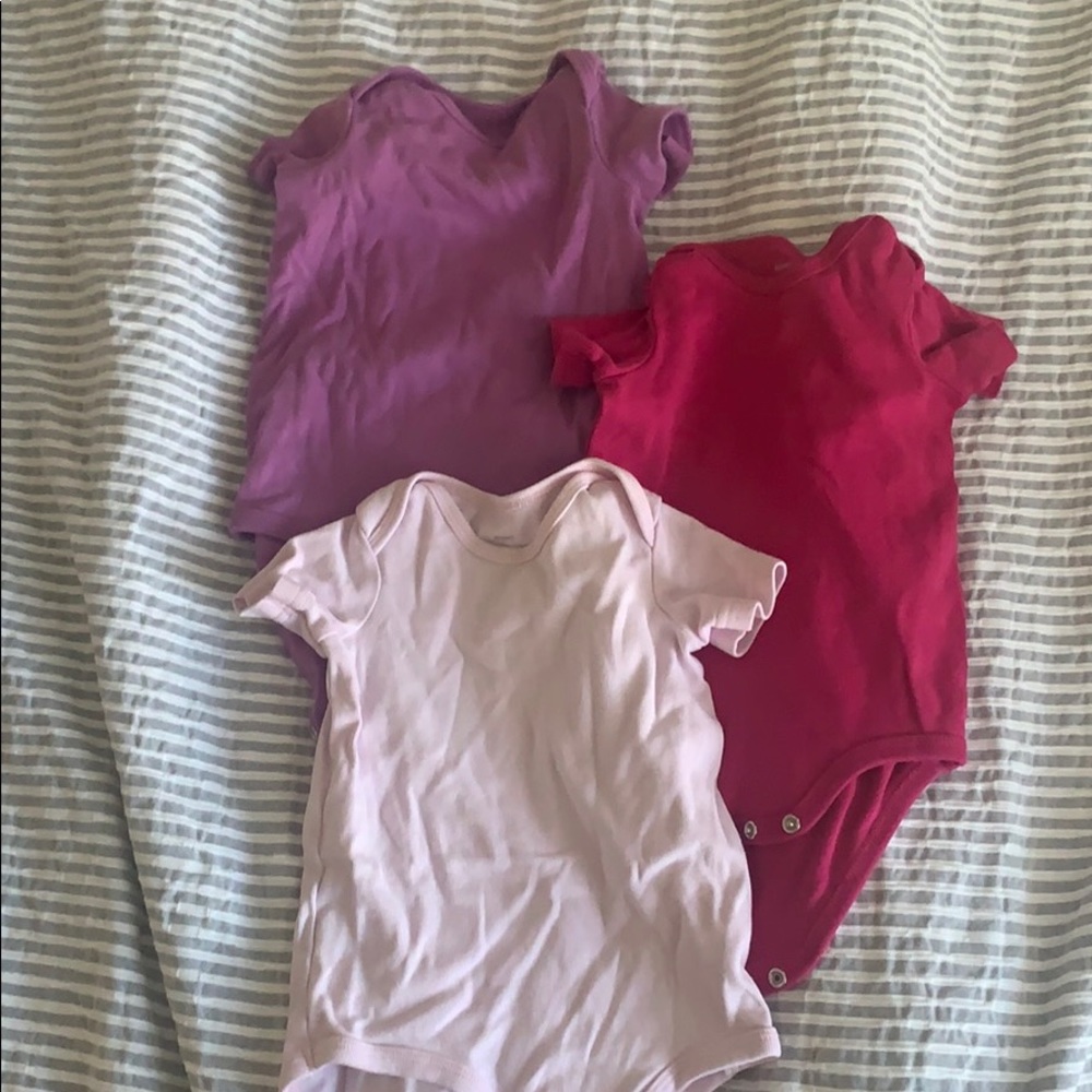 Primary Set of Body Suits - 3-6 months